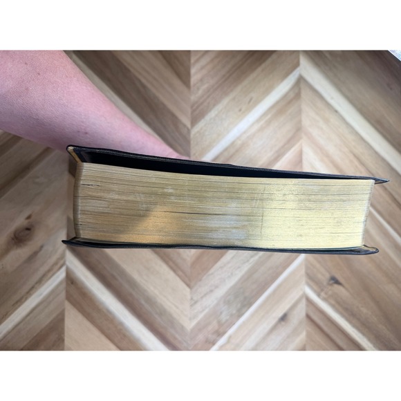 VTG Nelson Study Bible NKJV Bonded Leather Black Gold Page Edges 2886 1997 - Picture 4 of 6